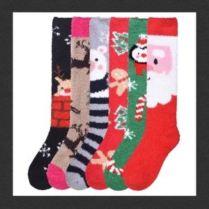 CHRISTMAS FUZZY SOCKS